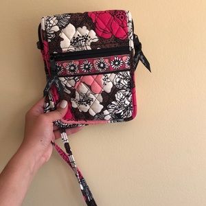 Vera Bradley 8 1/2 by 6 1/2 cross body purse